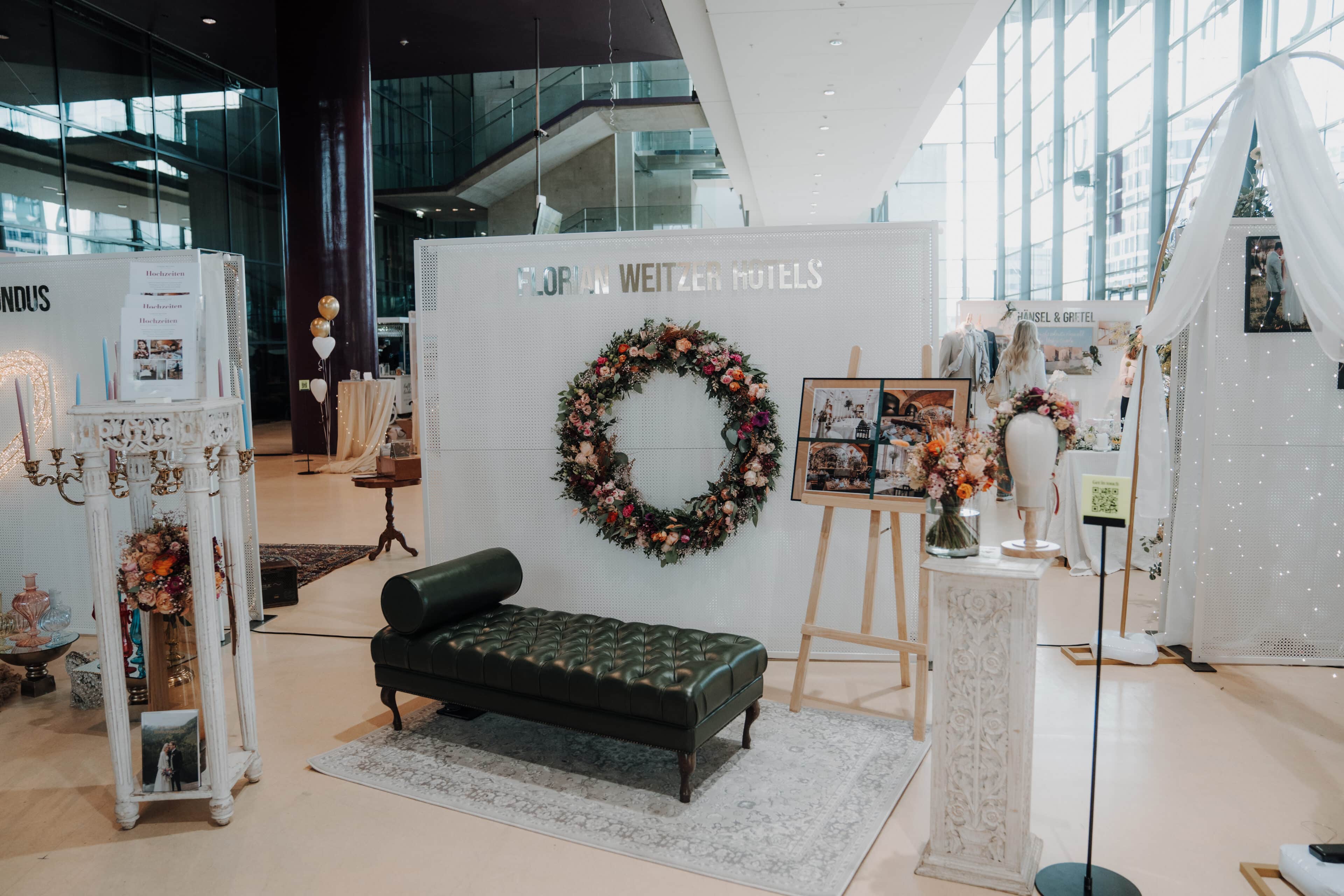 Messestand der Florian Weitzer Hotels beim Luft & Liebe Festival